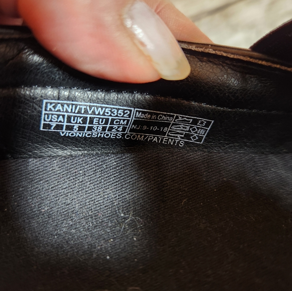 Vionic sneakers - Picture 4 of 10